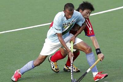 Sunil warned for finger gesture, escapes ban