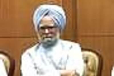 Manmohan 'happy' over Indo-Pak talks