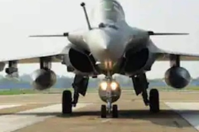 Rafale Maritime Fighter Jet Begins Demonstration of Conbat Capabilities in Goa