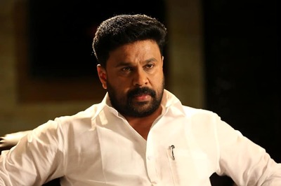 Protests Reach Mohanlal’s House for Taking Back Dileep in Film Body