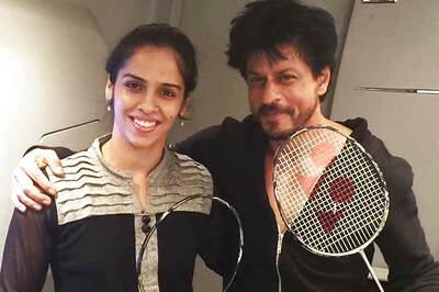 Shah Rukh Khan keeps his date with Saina Nehwal, takes her around 'Dilwale' sets