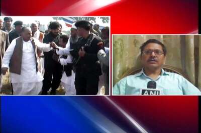 A day after police complaint against Mulayam, FIR against IPS officer Amitabh Thakur for alleged rape