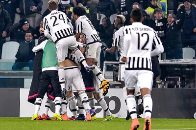 Juventus grab late winner to beat Napoli for Serie A lead