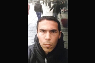 Turkish Media Runs 'Selfie Video' of Alleged Istanbul Nightclub Gunman
