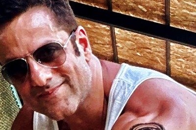 On Fardeen Khan's Photo Flaunting Biceps, Esha Deol And Dia Mirza Said This