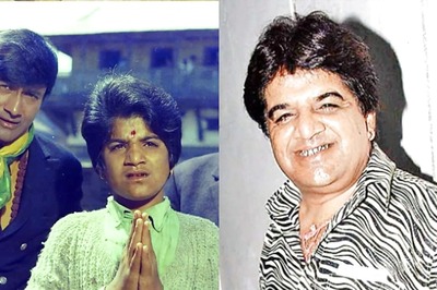 Junior Mehmood Battling Stage Four Cancer, Johnny Lever Visits Him at His Home; Video Goes Viral