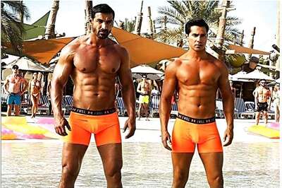 Varun Dhawan Recalls John Abraham Ate 21 Watermelons in 1 Day on Dishoom Sets, Shilpa Shetty is Shocked