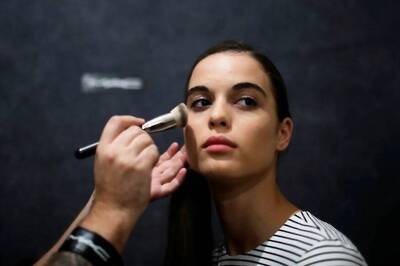 Sport Bold Colours, Wear Right Make-Up: Here's How to Perfect Your Look This Monsoon