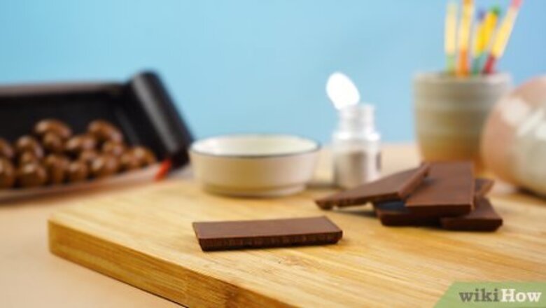How to Put Luster Dust on Chocolate