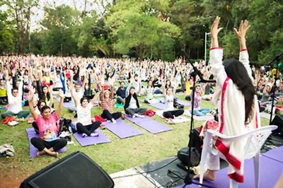 AAP Minister Mocks Experts' Report, Wants Sri Sri Event 'Again and Again'