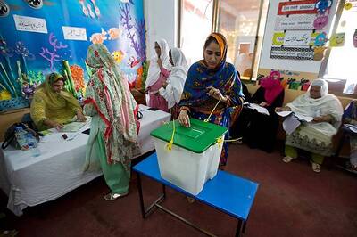 Women in Parts of Pakistan Vote for the First Time Since Independence