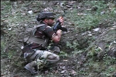 Pakistani troops shell LoC posts, jawan injured