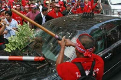 Thai PM's convoy attacked, emergency declared