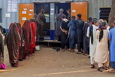 Gujarat Phase 2 Election: Final Fight Between BJP, Cong & AAP Today; 833 Candidates in Fray for 93 Seats