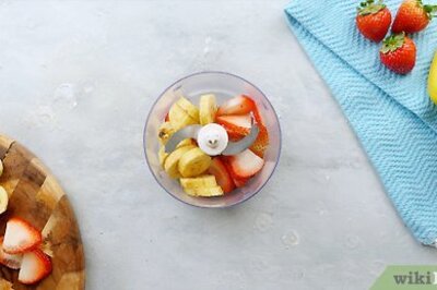 How to Make a Strawberry Banana Smoothie