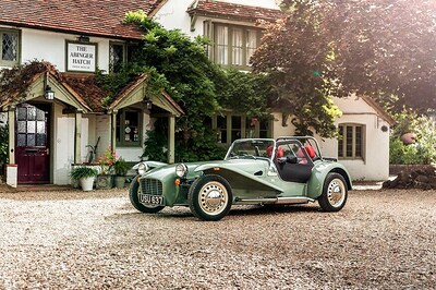 Caterham Seven Sprint Unveiled to Mark 60 Years of the Model
