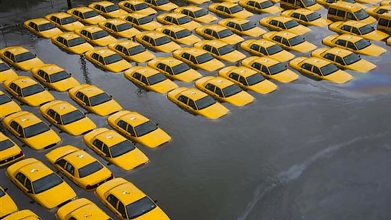 Superstorm Sandy: Deaths, damp and darkness in US