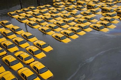 Superstorm Sandy: Deaths, damp and darkness in US