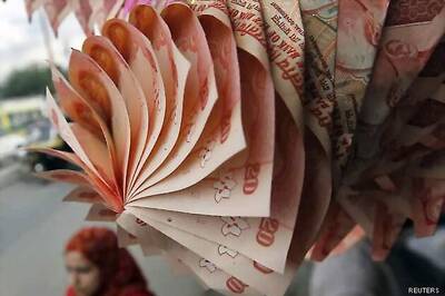 Rupee down 18 paise against dollar in early trade