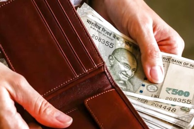 Govt Hikes Minimum Wages for Workers as Living Costs Surge