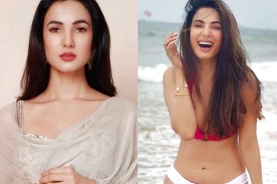 Actress Sonal Chauhan Has Hilarious Reaction to Viral Memes on Her Bikini Picture