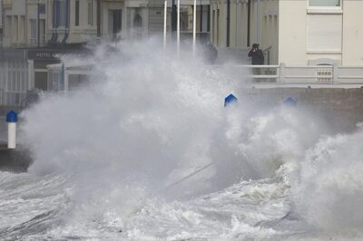 8 Dead as Storm Eunice Batters Europe, London Sees Its 1st-ever 'Red' Alert; Is Climate Change the Culprit?