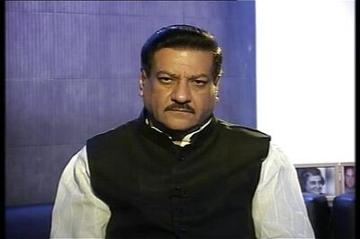 Chavan asks Congress workers to make effective use of social media