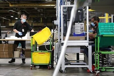 U.S. manufacturing activity near 1-1/2-year high, factory job losses persist