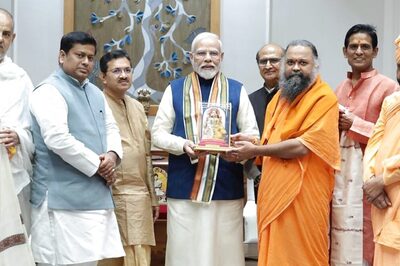 This Christmas Eve, PM Modi Will Recite Bhagavad Gita With 1.2 Lakh People in Kolkata