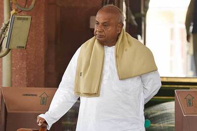 Cauvery Row: Siddaramaiah Chairs All-Party Meet, Gowda Sits on Dharna