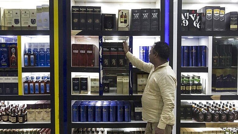 Delhi Govt Orders De-sealing of Liquor Vends Along Highways in Municipal Areas