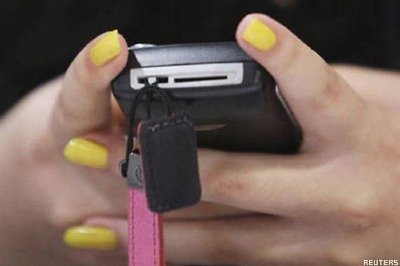 Pak suspends mobile phone services to prevent attacks