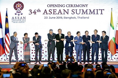 ASEAN Meet in Thailand Spotlights Advances in Trade, Sea Pact and Rifts