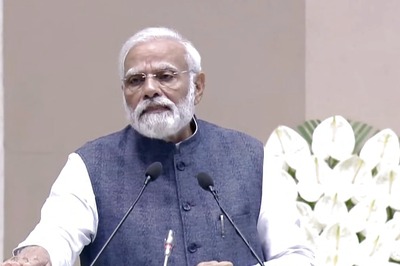 PM Modi Praises Nita Ambani For Showcasing India's Culture; Congratulates Her on NMACC's Launch