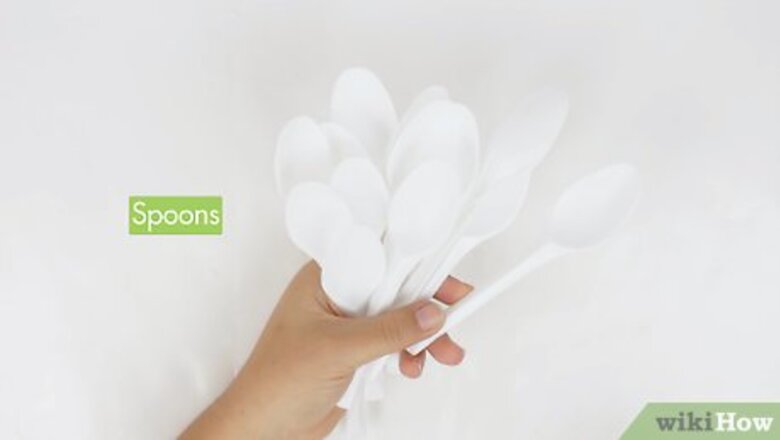 How to Make a Light Shade With Plastic Spoons