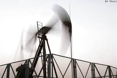 Oil rises as China, Europe factories ramp up