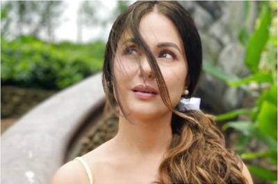 Hina Khan Looks Pretty as Sunshine in Yellow Outfit, See Pics