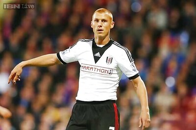 Stoke City sign former Fulham midfielder Steve Sidwell