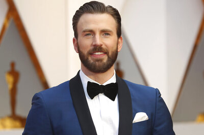 Avengers Endgame Star Chris Evans Surprises Everyone at High School Reunion