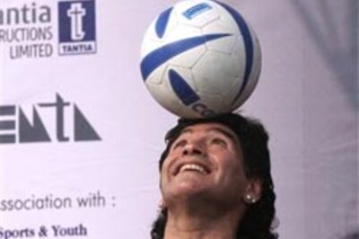 Kolkata greets football legend Maradona |  Pics