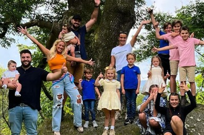 What Is The Nose Cover Pose And Why Gen Z Is Using It In Family Photos