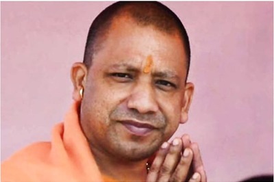 Yogi Announces Sikh Gurus' History Will Be Included in UP School Syllabus