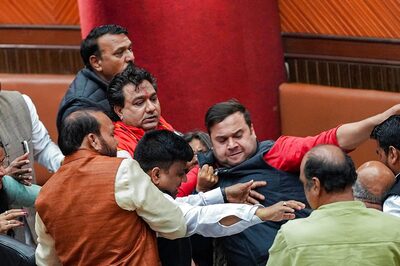 From Slogans to Kicks, Punches & Slaps: Here's The Reason Behind BJP-AAP Slugfest in MCD House