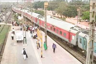 Trains to Soon Run at 160 Kmph on Delhi-Howrah, Delhi-Mumbai Routes