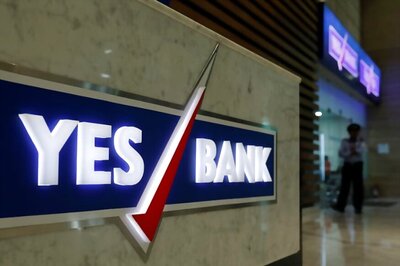 Yes Bank Shares Drop 4% After Moody’s Warns of Ratings Downgrade