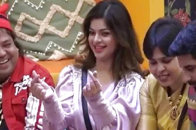 Bigg Boss Marathi's Sneha Wagh Meets Santosh K Chaudhari at Restaurant. See Pics