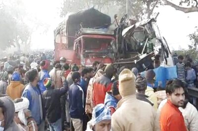 10 Killed as Dense Fog Causes Bus-Truck Collision on Moradabad-Agra Highway, Govt to Give Rs 2L Ex-gratia