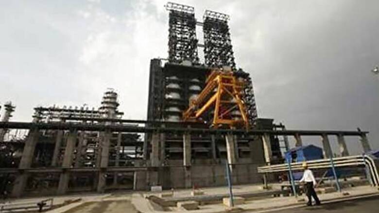 Crude oil prices at four-year low after Iraq cuts down prices
