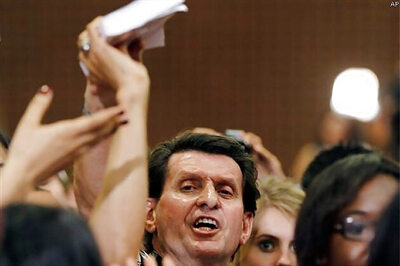 Barack Obama heckled during speech in Ohio