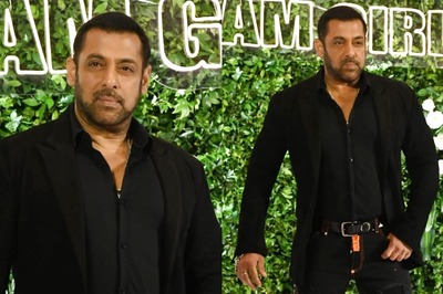 Salman Khan Looks Dapper In Black At Hema Malini's Birthday Bash, Fans Laud 'Tiger Ka Swag'